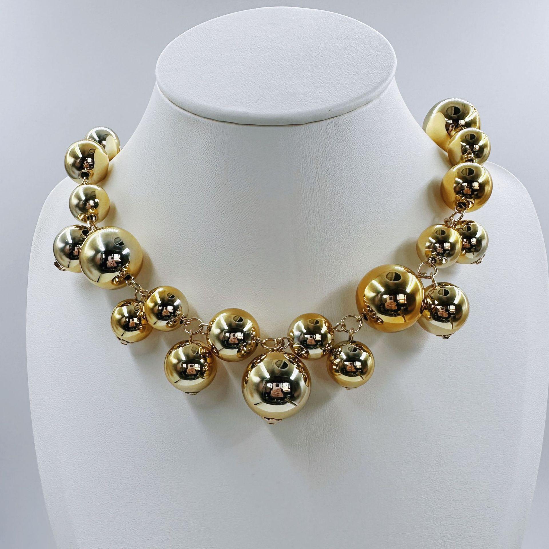 

Light Luxury Necklace Round Bead Gold And Silver Ball Personalized Niche Collarbone Chain Exaggerated Jewelry золотой