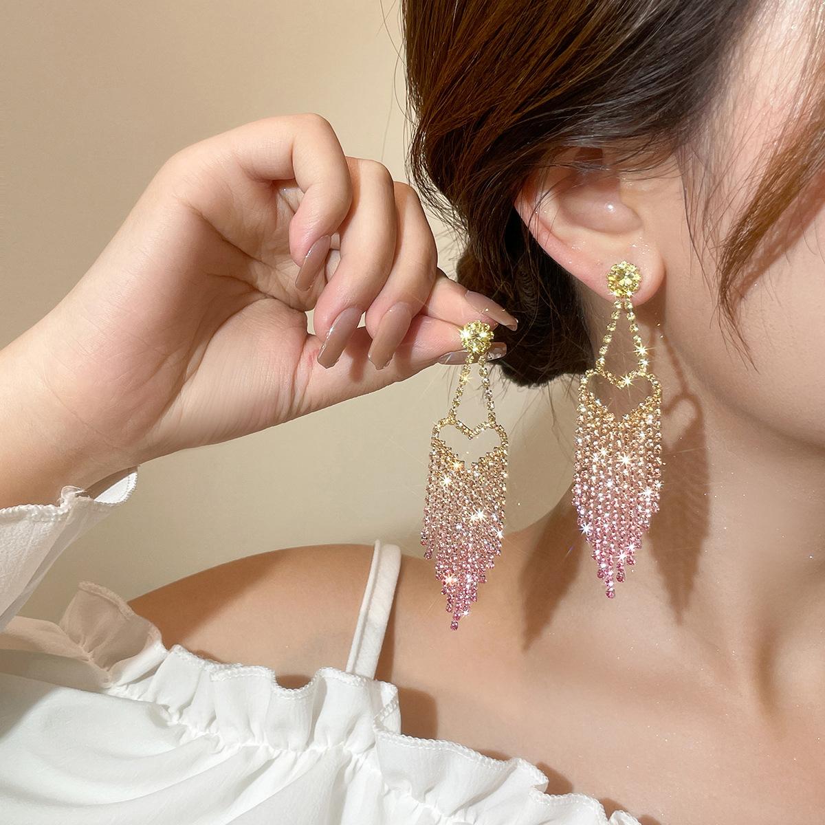 

Подарок на День святого Валентина Темперамент Старший Чувство Полой Любви Длинные Серьги-Кисточки Женские Легкие Роскошные Серьги Ветра Для Подруг