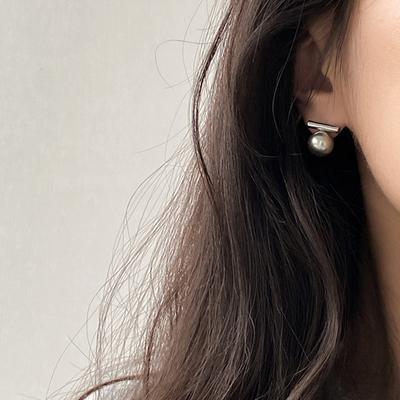 Orecchini di perle finte grigie a una linea di nicchia per le donne Orecchini semplici di moda Accessori per gioielli alla moda