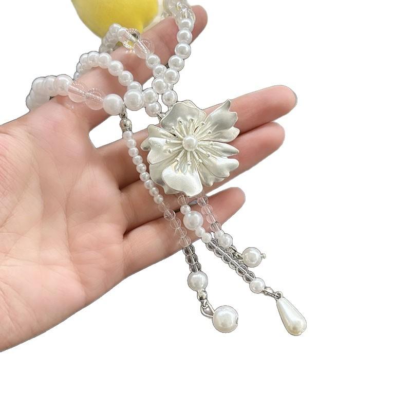 French light luxury multi-layer pearl flower necklace women's high-end collarbone chain niche design neck jewelry old money style