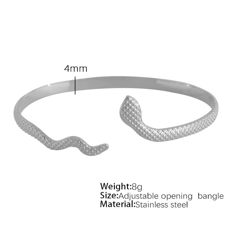 French niche retro Cuban chain bracelet stacked with gold-plated titanium steel ring bracelet, golden design exaggerated