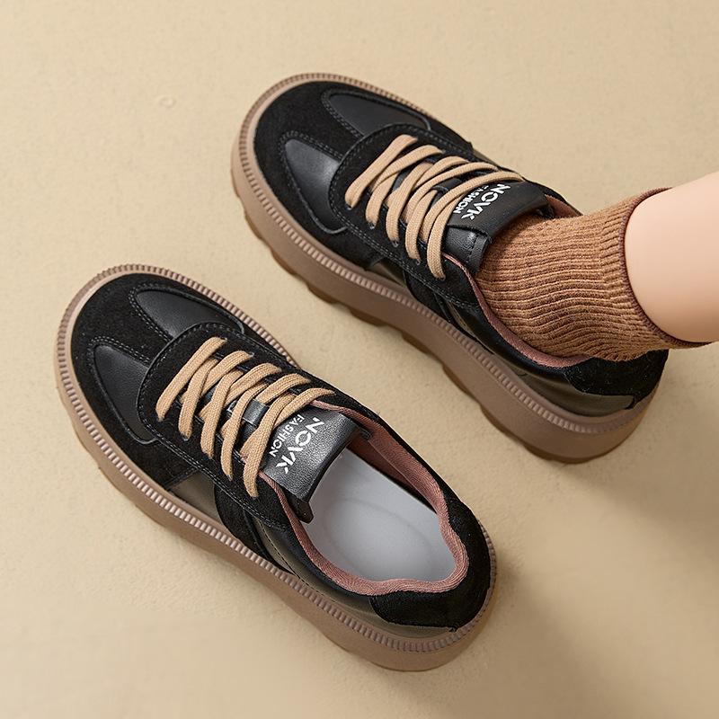 2025 autumn new velvet retro German training shoes women's muffin platform dad small inner height increase women's shoes 9238