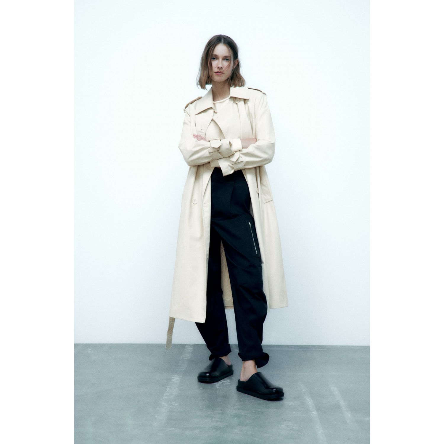 

FAUX LEATHER TRENCH WITH BELT