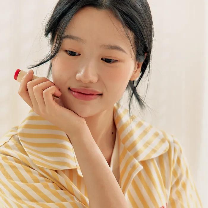 

Экологичный веганский бальзам для губ Jeju Aewol Lip Balm_Jeju Coral Jeju Coral