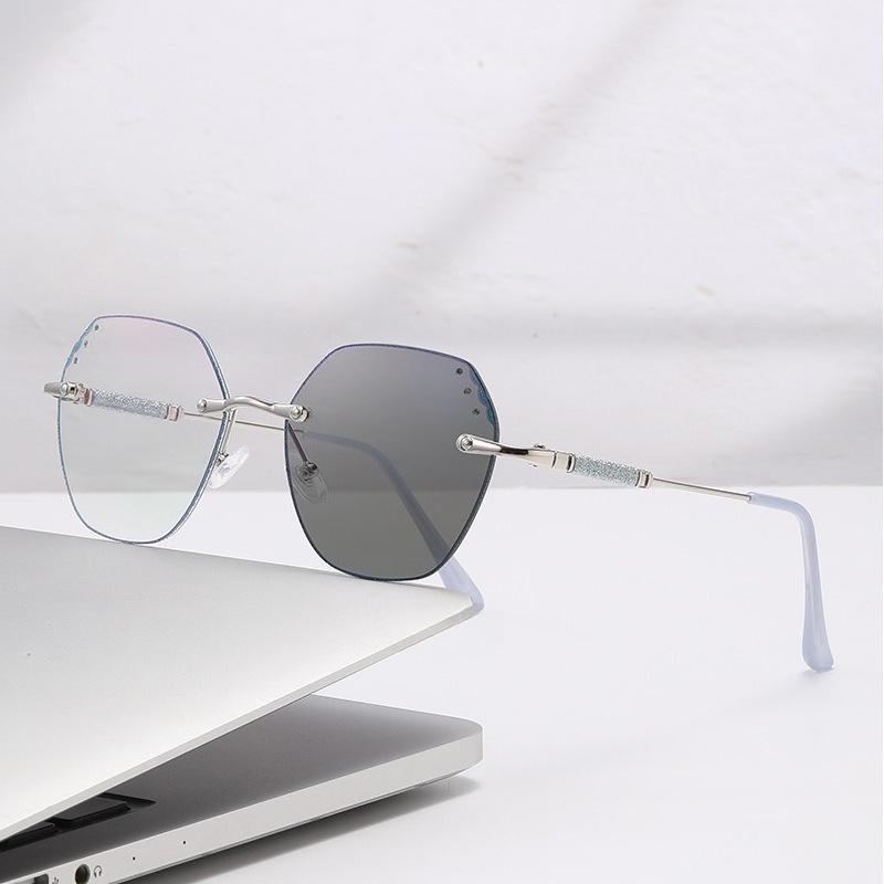 Light Sense Color Changing Rimless Diamond Cutting Edge Myopia Glasses Premium Sense Anti-Blue Light Ultra Light Myopia Glasses