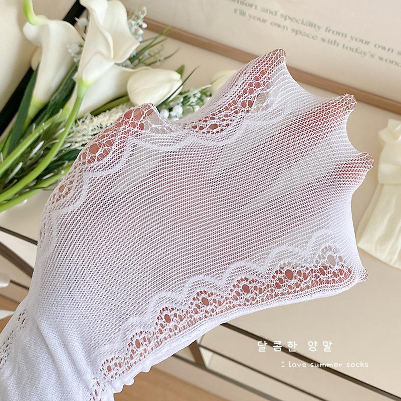 Spitzensocken für Damen im Sommer, dünne Lolita-Schleifen-Spitzen-Wadenlange Socken, herzförmiger Ausschnitt an der Seite, gerafftes langes Rohr