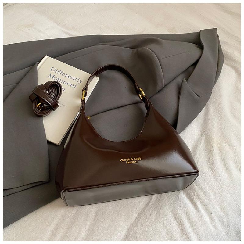 Fashionable Oil-wax Leather Hand-held Crescent-shaped Bag, A High-end Retro Niche Single-shoulder Crossbody Bag