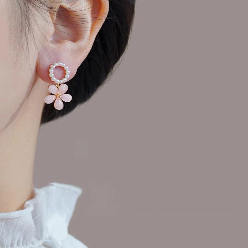 Schatzmädchen: Elegante florale Ohrstecker - Inspiriert von Korea & Japan, frisches und süßes Design für Damen