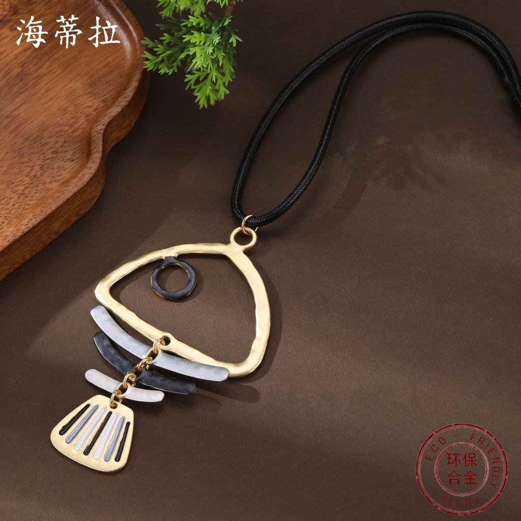 Neuer Emaille-Farb hohler Fischgräten-Lederkordel langer Anhänger Damenmode Fischgräten vielseitige lange Halskette