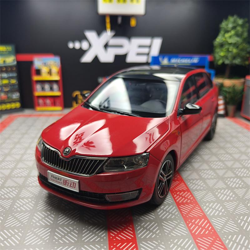 1:18 SKODA Rapid Spaceback Alloy Wagon Car Model Diecast Metal Travel Vehicles Car Model Simulation Collection Children Toy Gift