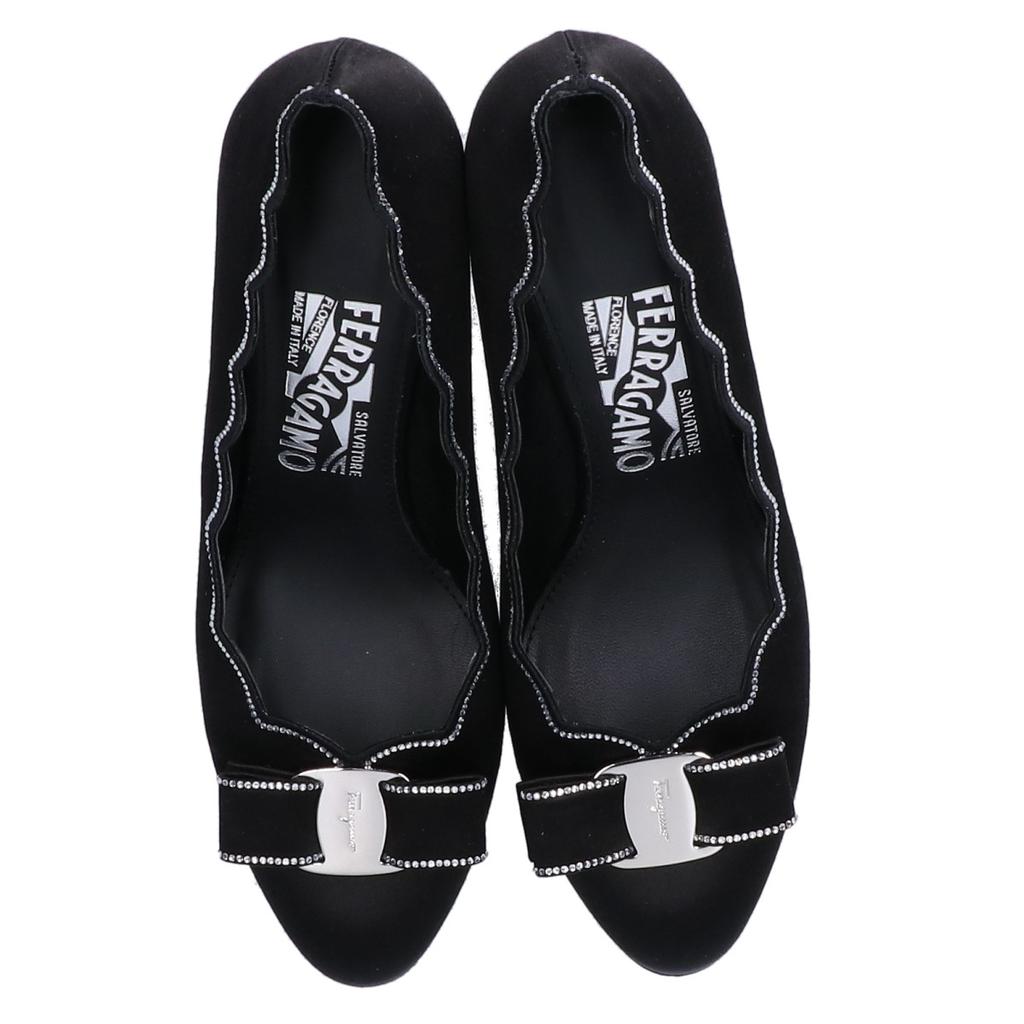 Salvatore Ferragamo VARA Rhinestone Satin Almond Toe Pumps shoes 6 1/2D Black / SilverUsed