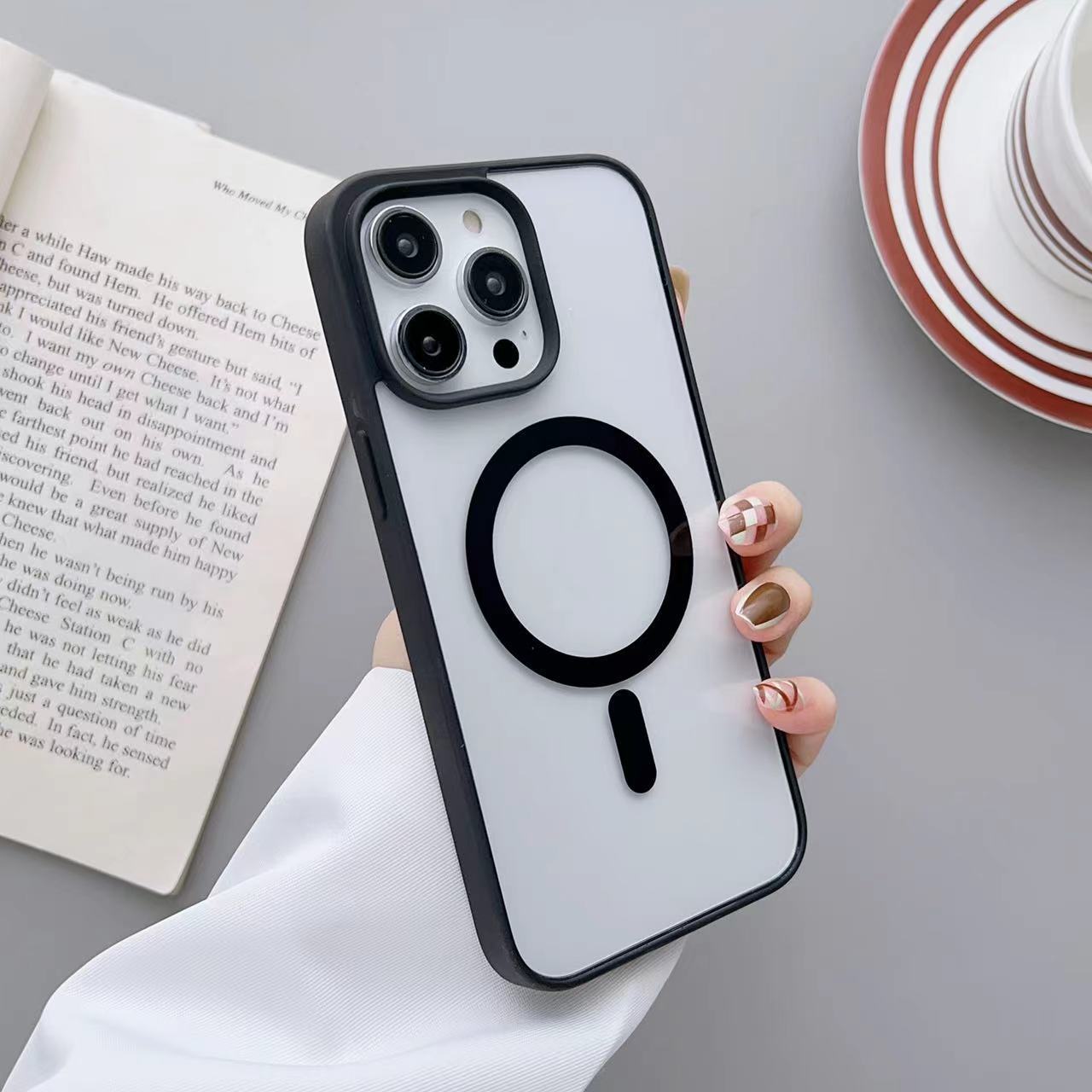 

Прозрачный чехол для Apple Magsafe, чехол для IPhone 15, 14, 13, 12, 11 Pro Max SE2022 XSMax XS XR 8 7 Plus, магнитно-адсорбционный чехол для беспроводной зарядки For iPhone 15 чёрный