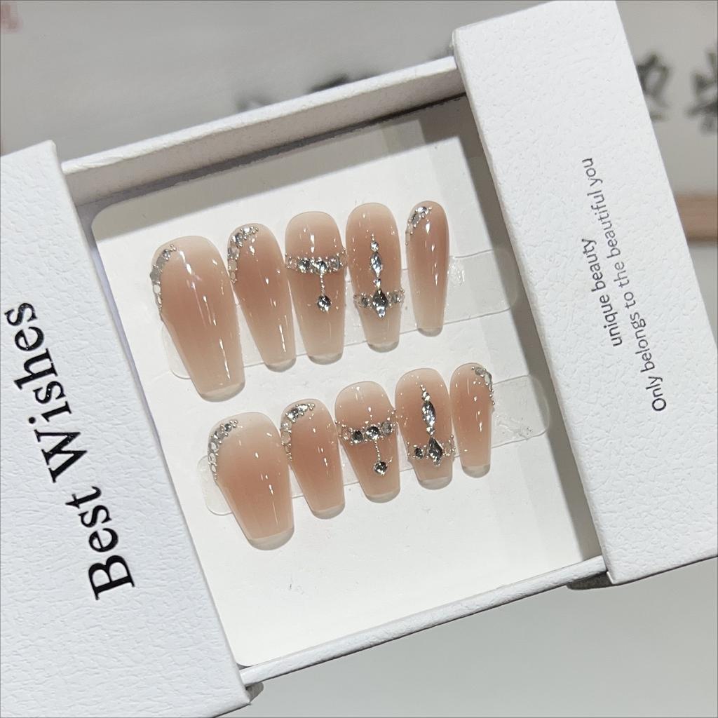 Herbst und Winter Tragbare Nägel Kurz Täglich Nude Rouge Gebrochener Diamant Nagelkunst Reines Temperament Stahlkugel Kette Nagelpflaster