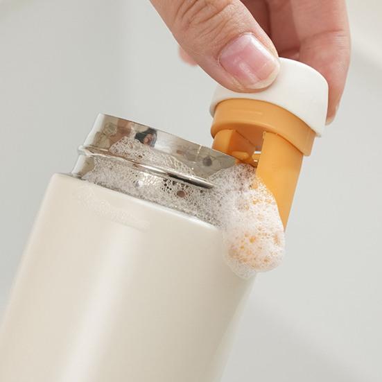 Set di spazzole per la pulizia con manico esteso antiscivolo a forma di orso, spazzola in silicone per bottiglie, pulitore per tettarelle e cannucce, strumento per l'alimentazione del bambino