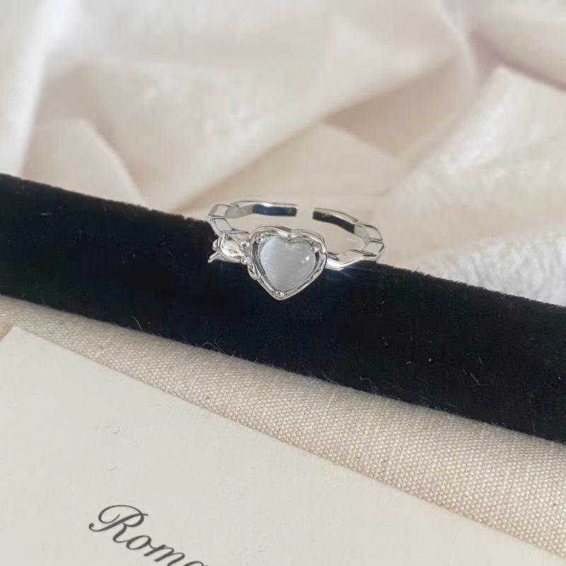 Elegant Cat s Eye Heart Flower Ring - Exquisite Design for a Gentle Lady