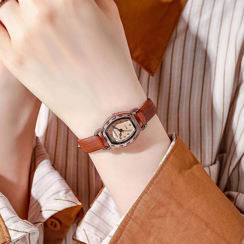 Female Leather Band Watch Simple Wine Bucket Square Women's Watch Quartz Wristwatch