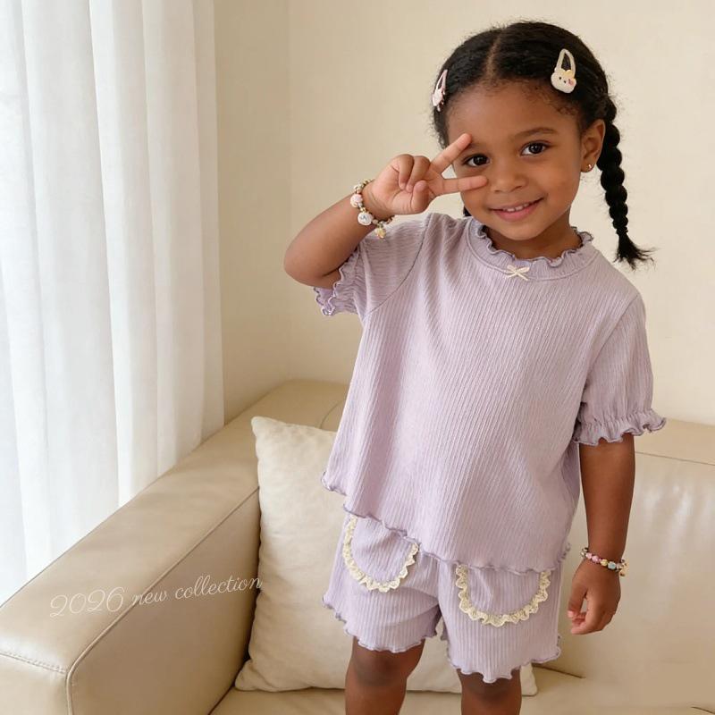 Letni koronkowy komplet z krótkim rękawem i spodenkami dla małych dziewczynek 2026