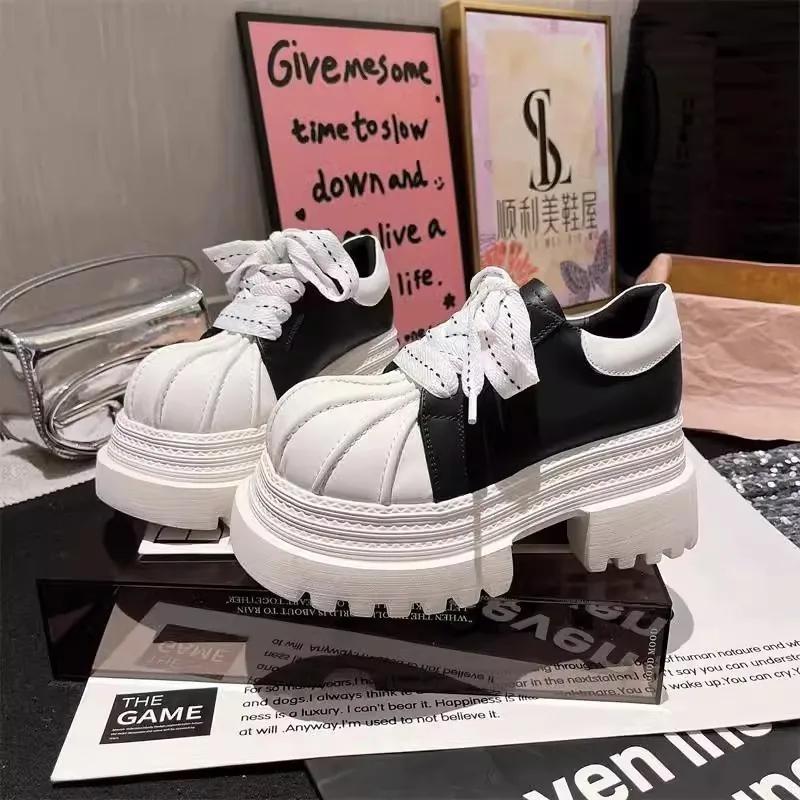 10 cm Damen Schuhe mit dicker Sohle Schnürschuhe Shell-Zehenkappe Klobige Plateau-Schuhe Kleine Lederschuhe Persönlichkeit Neu