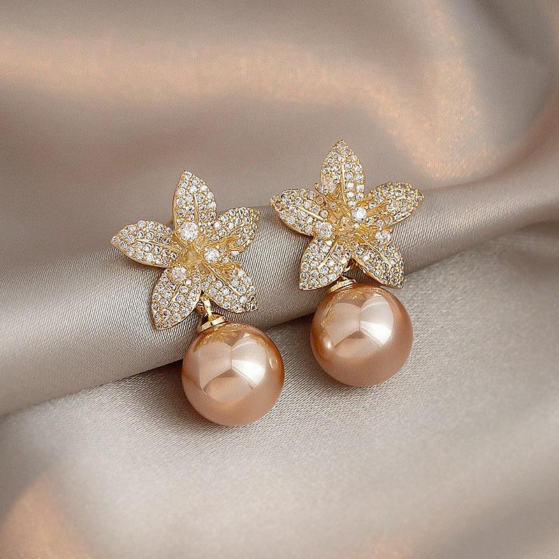 

111 silver needle retro pearl flower earrings stud earrings, simple design literary and artistic fan earrings 925 silver needle