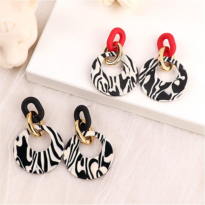 Acrylic Earrings Geometric Earrings for Women Vintage Exaggerated Acrylic Black White Leopard Print Hollow Circle Earrings Gifts