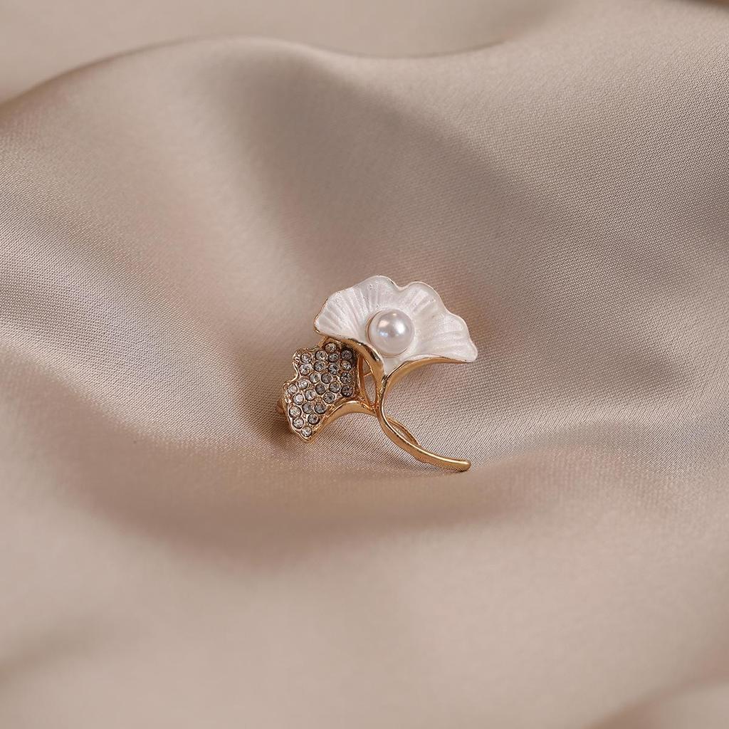 2026 High-End Butterfly Brooch: Elegant Summer Accessory for Shirts and Suits