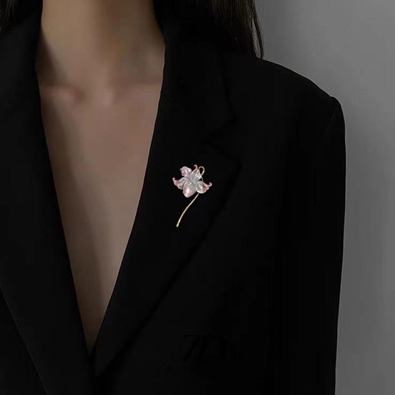 Style Temperament Sense Water Lily Enamel Lily Flower Brooches For Women Weddings Banquet Office Brooch Pins Gifts