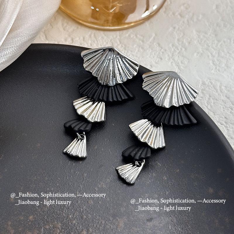 Elegant Black Diamond Silver Needle Earrings: High-End, Fashionable, Versatile Luxury