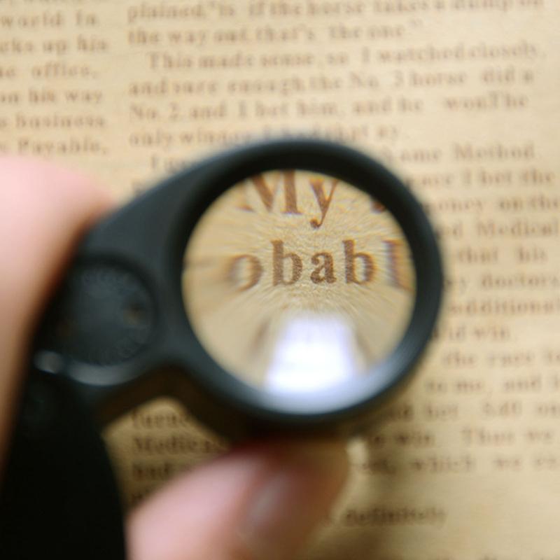 Elderly Reading Magnifier with LED Folding Magnifying Glass for Books Newspapers and Small Print Observation