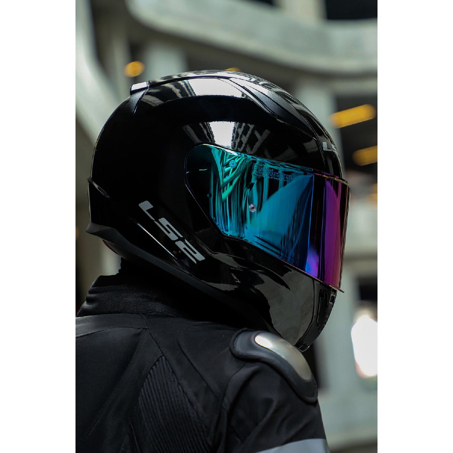 

Быстрый черный шлем