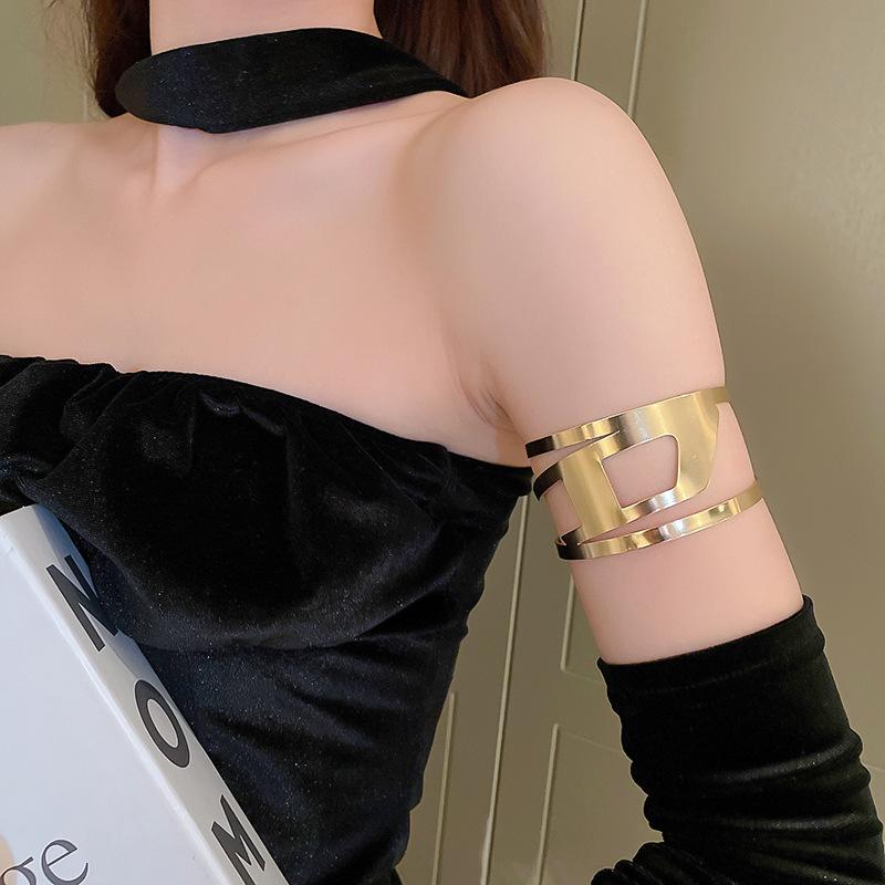 European-American Open Arm Cuff Bracelet - High-End, Versatile, and Exaggerated Fashion Jewelry for Women