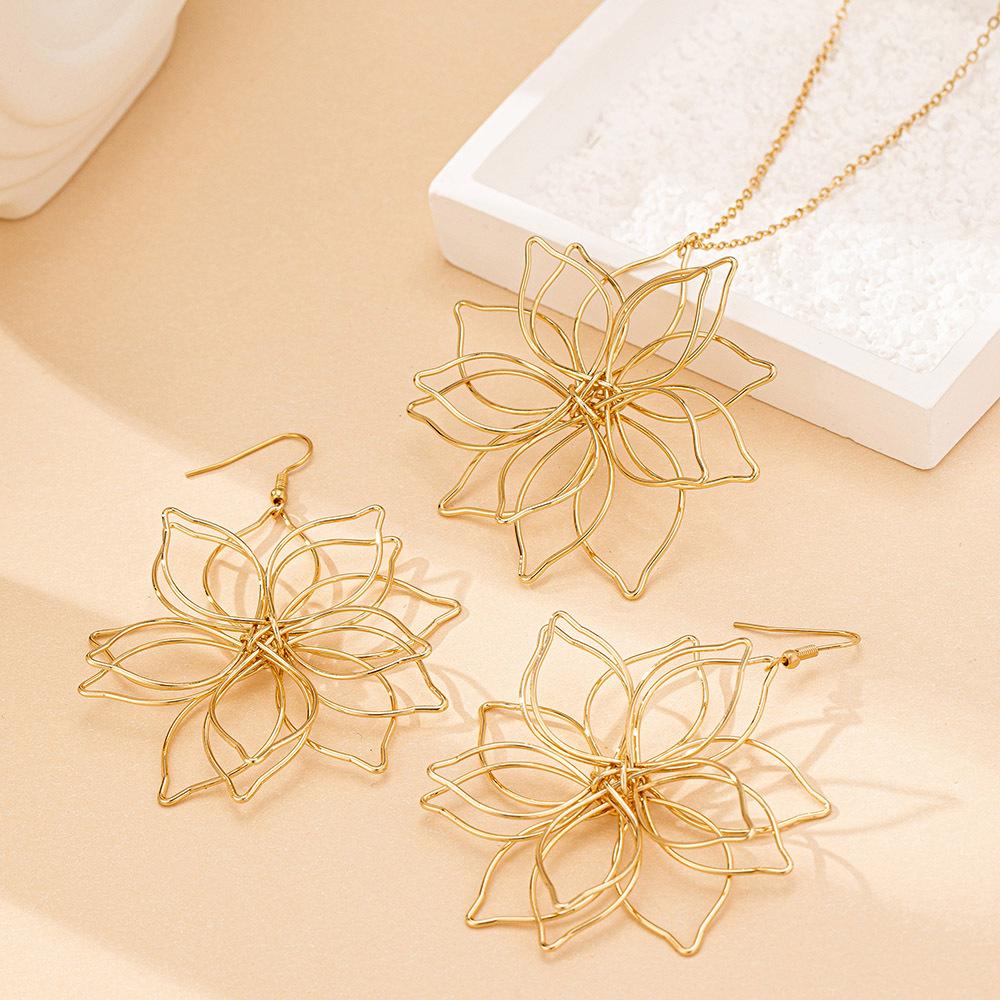 Set colier și cercei cu flori pentru femei