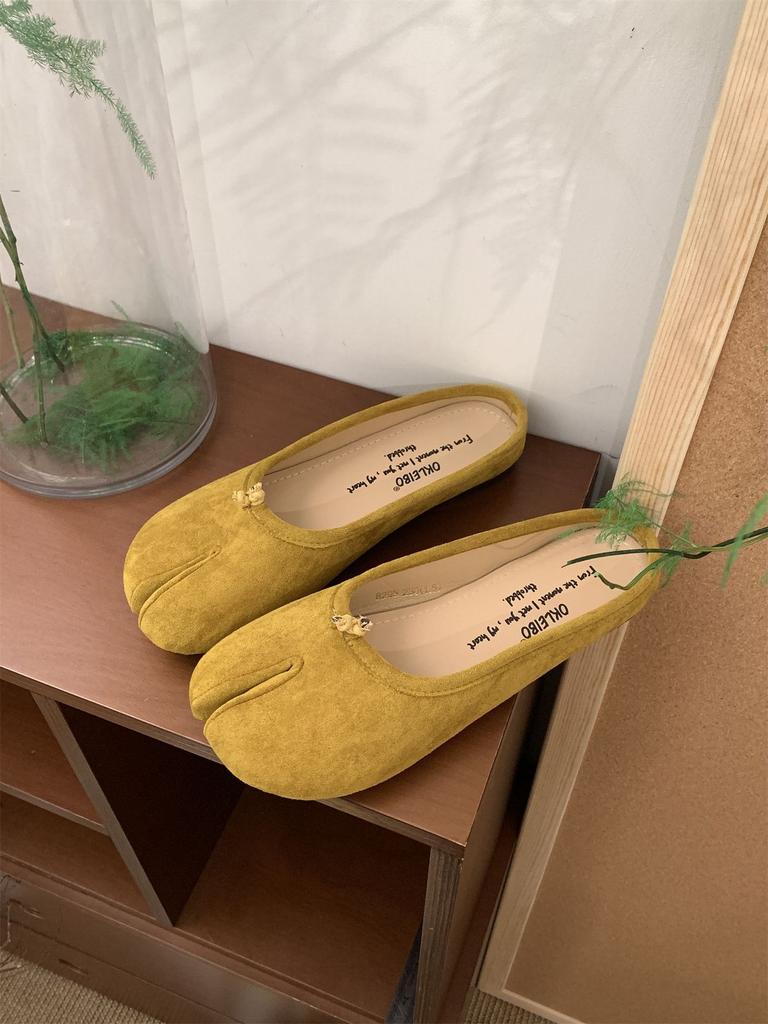 Fashion Retro Split-toe Shoes for Women, Suede Pig's Hoof Shoes, Soft-soled Closed-toe Half-slippers