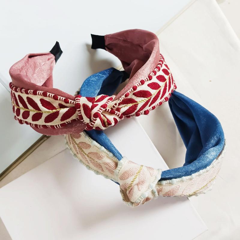 Bohemian Embroidered Headband Ethnic Floral Wide Band For Women Elegant Hair Accessory With Simple Design