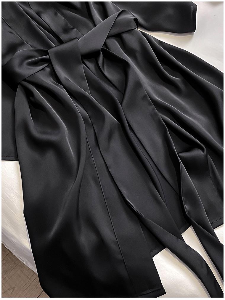 Women's Ice Silk Robe: Elegant, Sexy, and Thin Pajamas for Spring and Autumn.