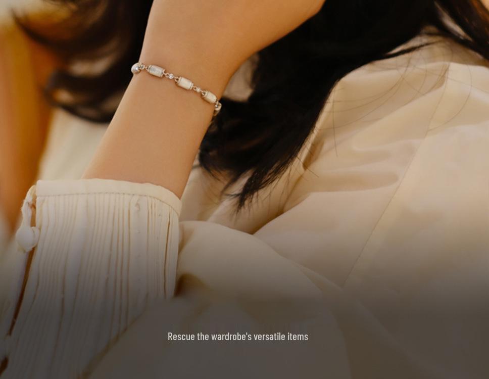 Retro Bamboo Forest Gold-Plated Bracelet: Exquisite White Shell Design for Women, Perfect for Spring and Summer.