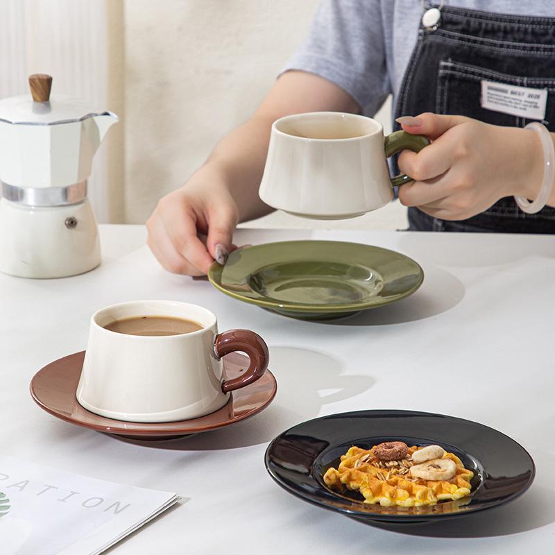 High-value Ceramic Coffee Cup Saucer Set Light Luxury Retro Coffee Cup with Spoon Design Niche Creative Latte Cup