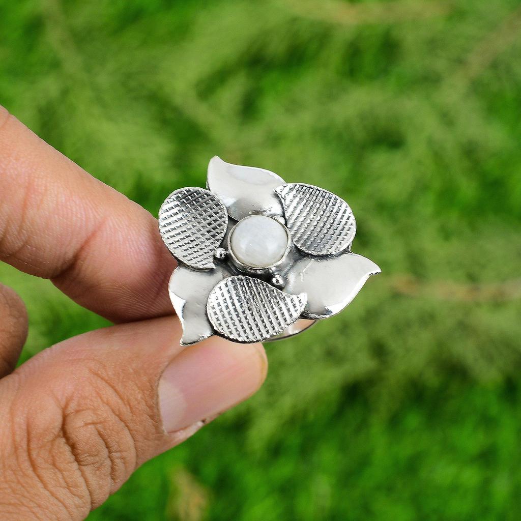 Round Rainbow Moonstone Stone 925 Silver Daughter Flower Trendy Statement Ring