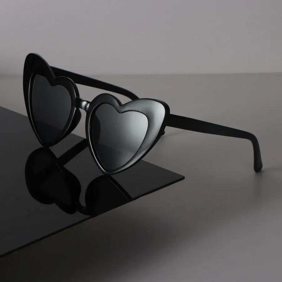 

Vintage Sunglasses Women Men Cat Eye Mirror Clear Fashion Eyewear Sexy Designer Brand Black Sun Glasses for Female Male