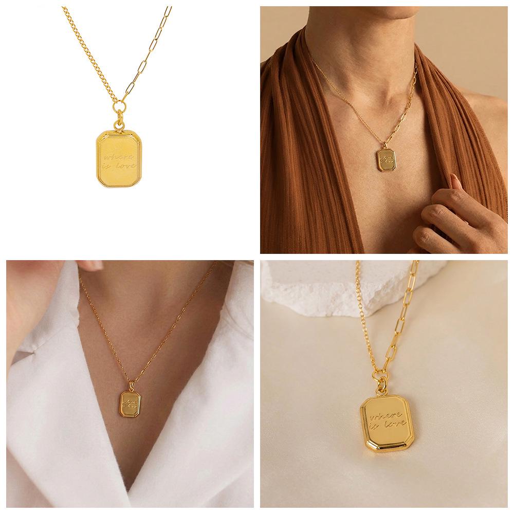 Γαλλικό Στυλ 18 καρατίων Επιχρυσωμένο Ανοξείδωτο Ατσάλι 3D Τετράγωνο Γράμμα Κρεμαστό Κολιέ Choker - Απλά Κοσμήματα
