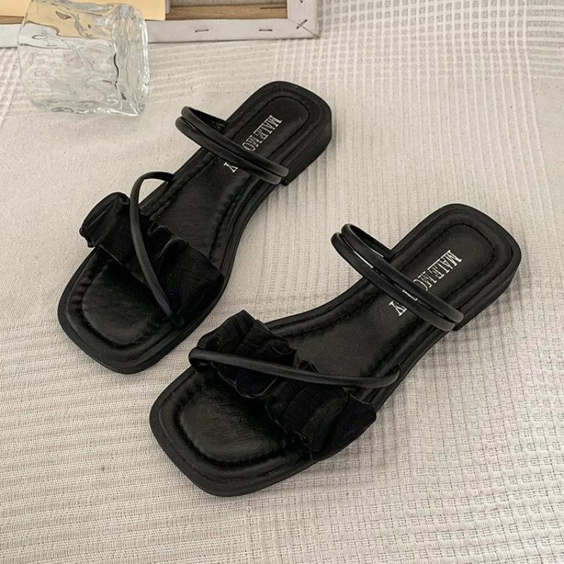 French flat sandals women s summer fashion with skirt 2025 new feeling Roman beach sandals comfortable and versatile 35