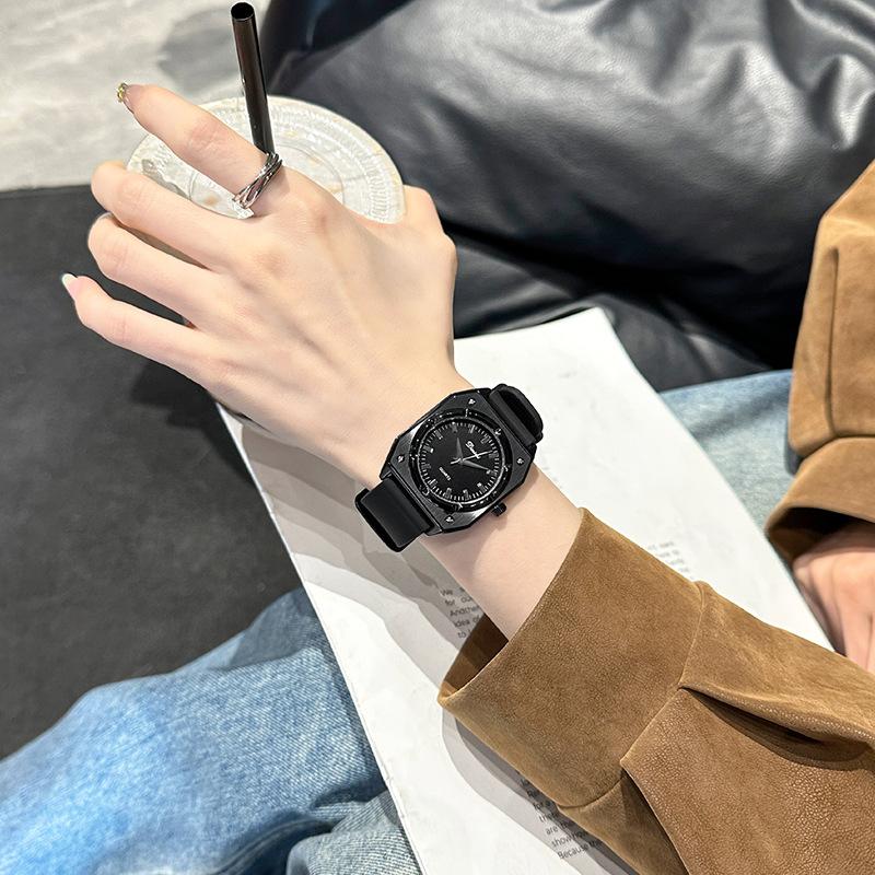 Square Large Dial, Silicone Tape Watch, Simple Sense, Versatile Fashion Trend, Student Watch, Advanced Sense