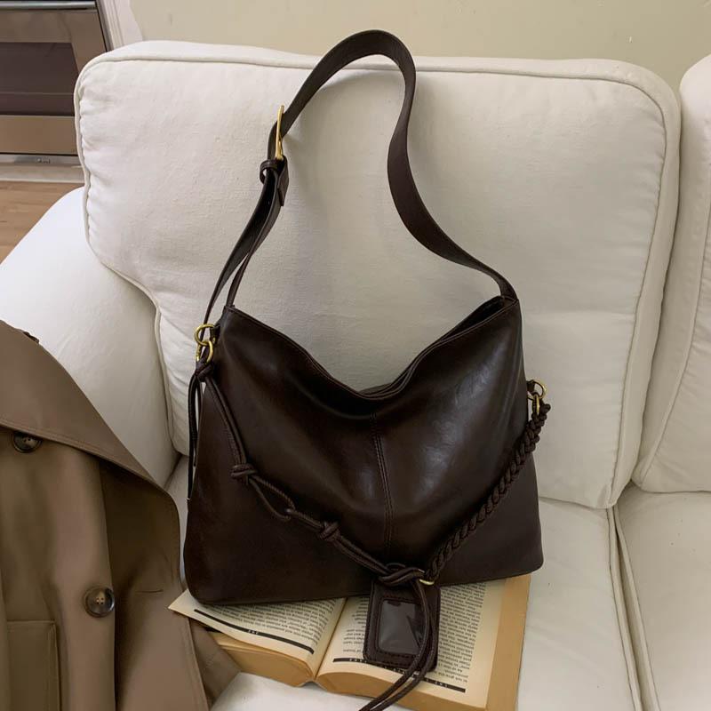 Large-capacity Retro Bag, New Fashionable and High-value Tote Bag, Textured Casual Shoulder Bag for Women