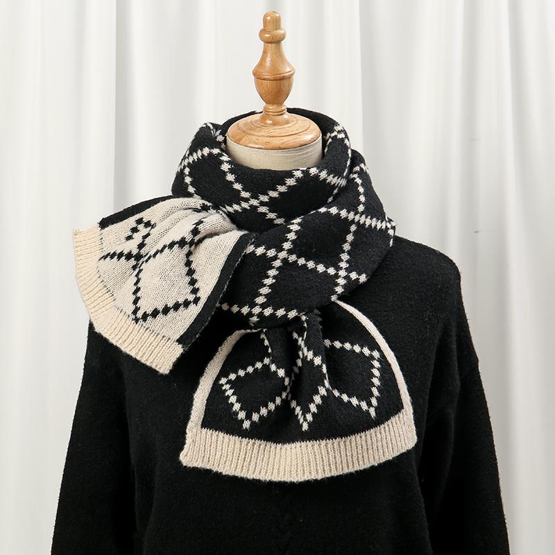 

Plaid Cashmere Scarves for Ladies Luxury Designers Scarf Winter Thicken Warm Soft Pashmina Shawls Wraps Knitted Long Scarf Women