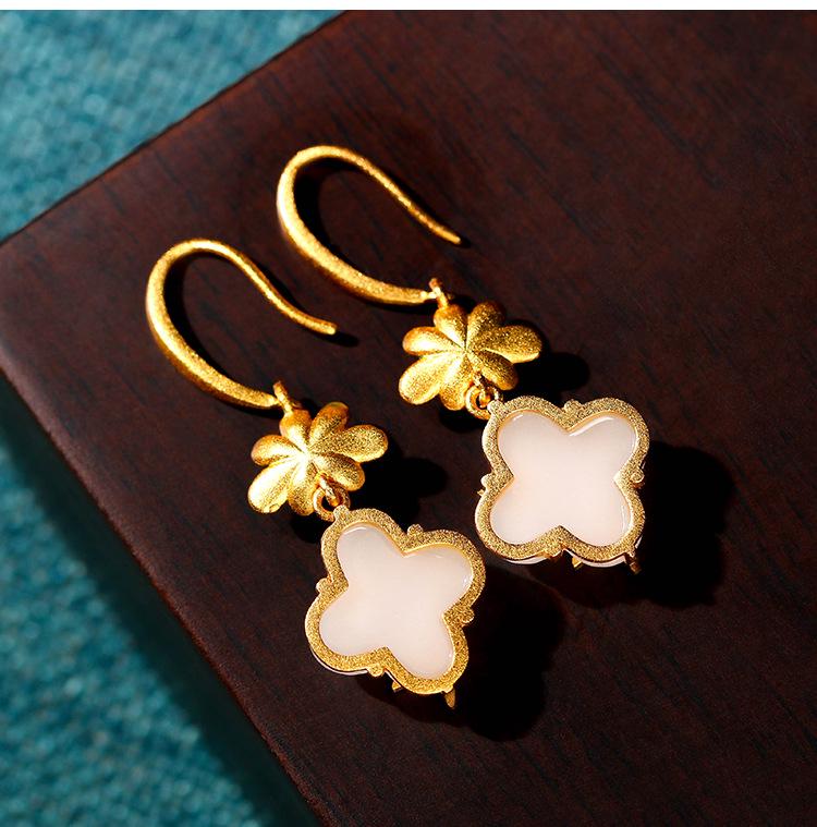 Influencer-Recommended Chinese Enamel Imitation Jade Clover Earrings