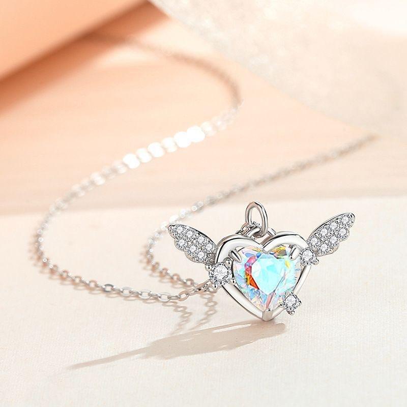 Collier Cupidon Love God pour femme en été, design de niche, chaîne de clavicule en zircon coloré, ailes d'ange d'amour, style doux et cool
