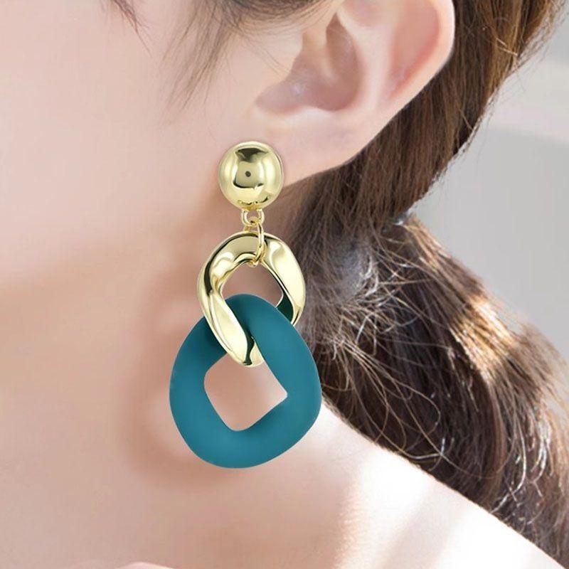 Fashionable White Geometric Earrings Earrings