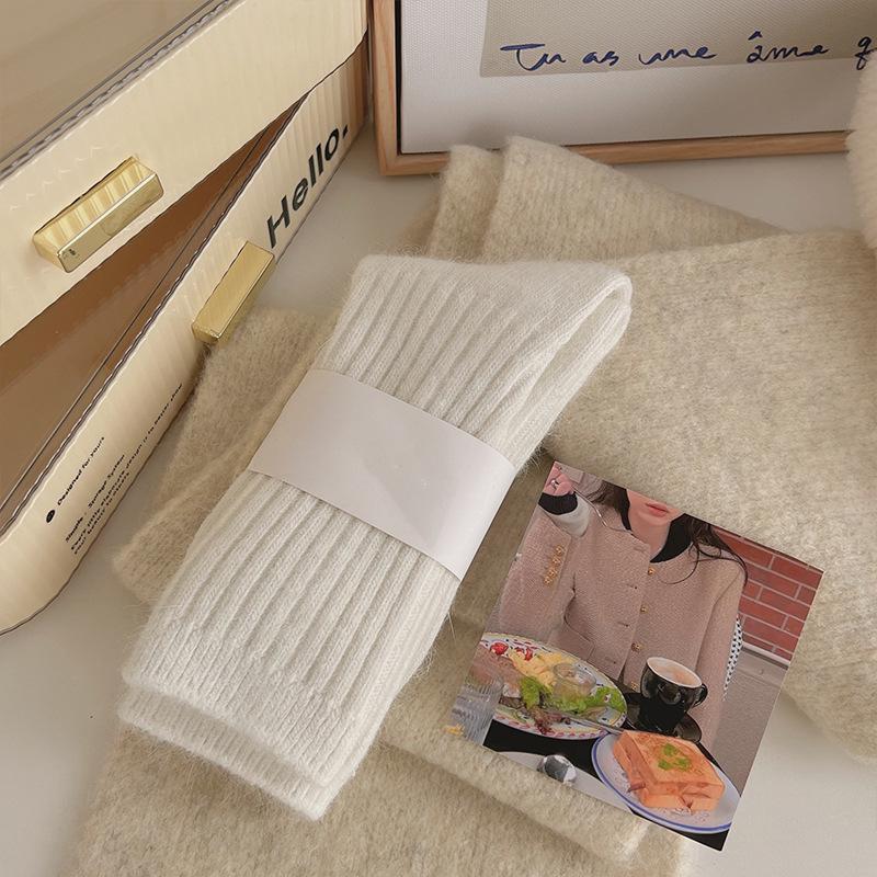 Women's Winter Fleece-Lined Mid-Calf Socks: Extra Thick, Soft, Ribbed, Japanese-Style, Solid Color, Perfect for Sleep or Home Use.