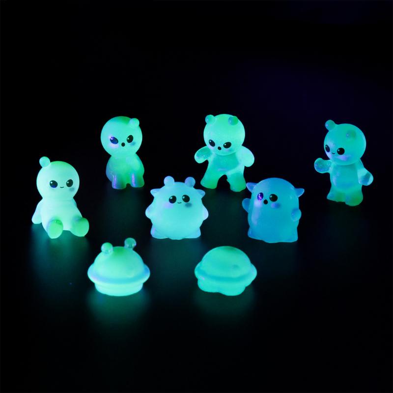 Resin Tiny Cartoon Figurine Noctilucous Glowing in the Dark Miniature Anime Figure Glowing Fairy Garden Statue for Moss