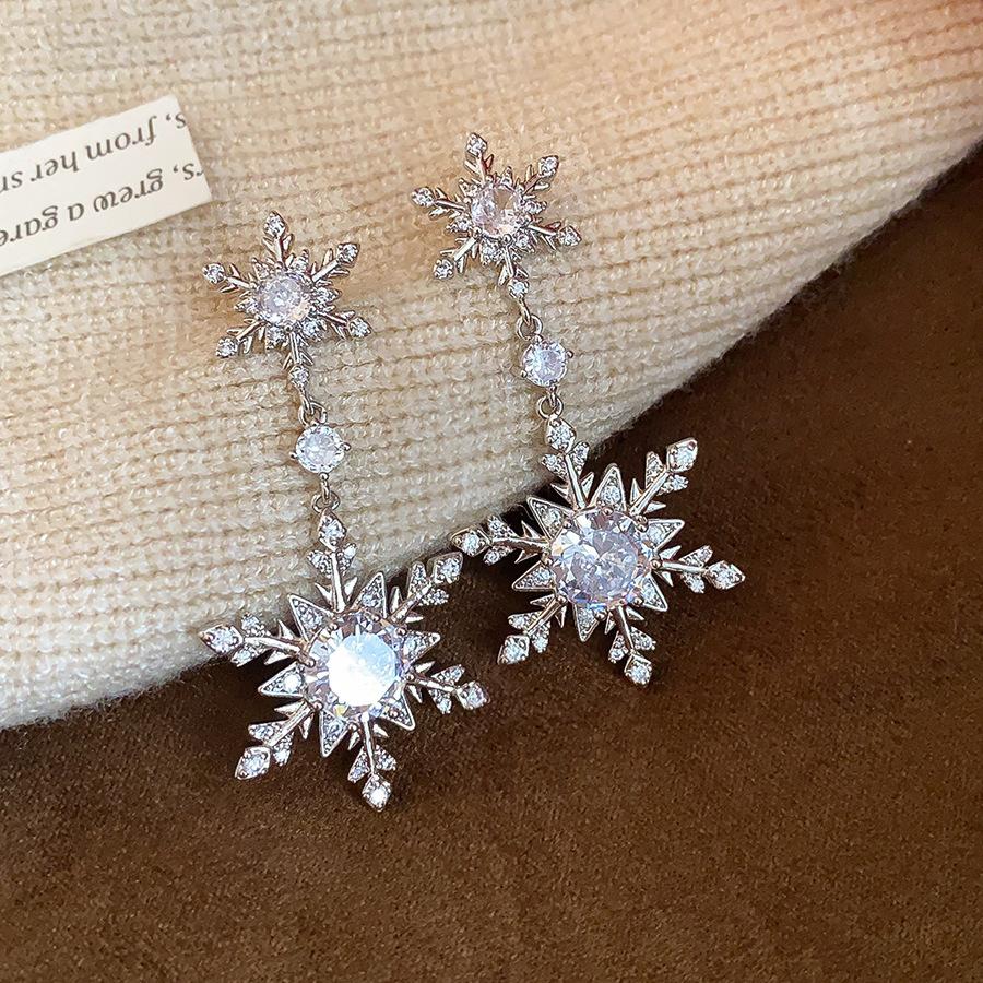 Cold wind super flash zircon snowflake fireworks stud earrings temperament versatile earrings earrings