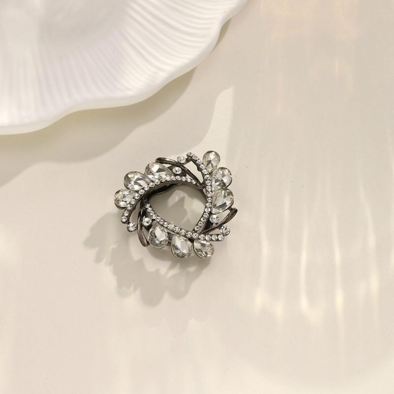 

Multi Functional Scarf Buckle Brooch Dual-use Design Clip Butterfly Pearl Pin Clothing Accessories